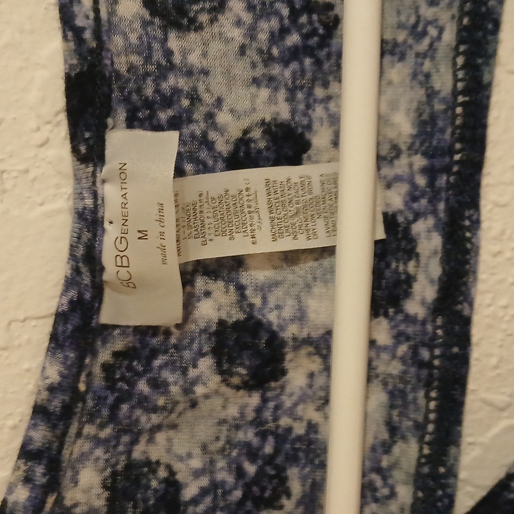 BCBGeneration Blue Kaleidoscope Print Cutout Back Ruffle Mini Dress - Size M - Picture 3 of 7